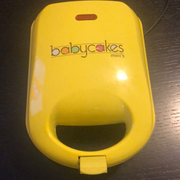 babycakes minis Donut Maker - Picture 1 of 2